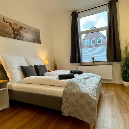 Charmante Altbauwohnung An Der Kesselschleuse 1 * Emden